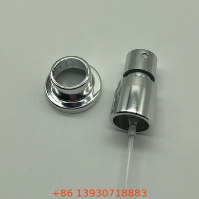 La pompe à parfums en argent conçue avec une finition métallique résistante au brouillard