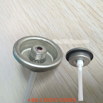 Le PE logeant la soupape de bidon de gaz d'aérosol avec le tube plongeur pour le réfrigérant