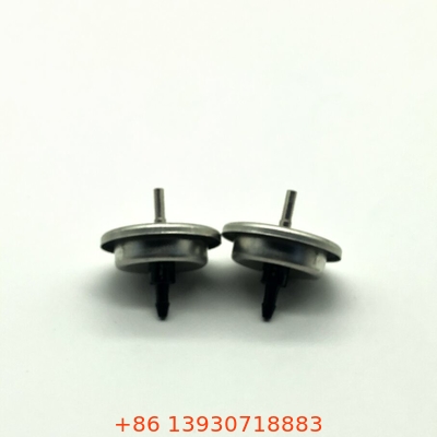 Accessoire universel de remplissage de carburant pour briquets - Solution pratique et polyvalente pour remplir divers types de briquets