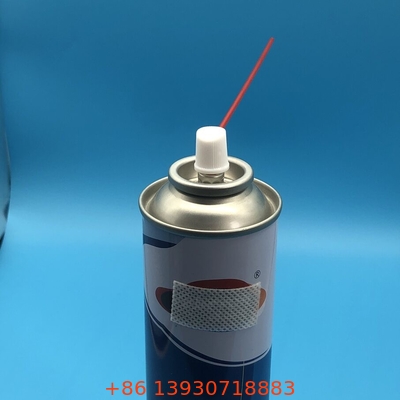 La valve aérosol pour nettoyant de carburateur délivre un jet concentré de solvant à haute pression