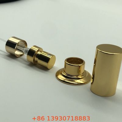 La pompe à parfum magistralement conçue pour une actuation d'une douceur sublime, pour un parfum exquis.