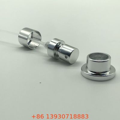 La pompe à parfums en argent conçue avec une finition métallique résistante au brouillard