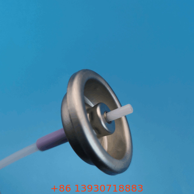 Valve à aérosol métrique en argent avec actionneur à bouton de 0,1 à 0,2 ml/s
