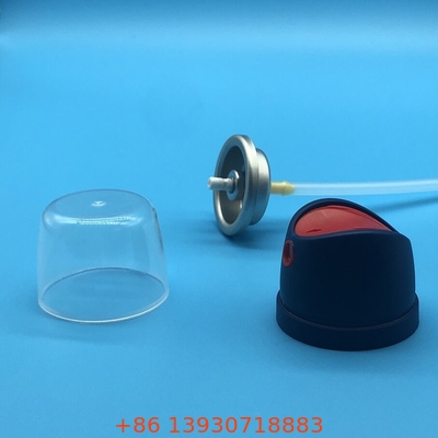 Des ingrédients en aluminium, déodorant, pulvérisateur pour le corps avec parfum frais.
