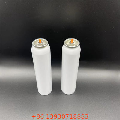 Valve aérosol pour sprays brillants et lustrants capillaires conçue pour une brume fine, douce et uniforme