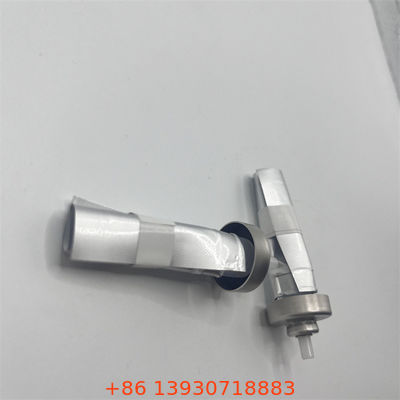 Dispensers à valve à sac robustes et fiables pour les produits chimiques de nettoyage industriels, résistants à la corrosion et sans obstruction.