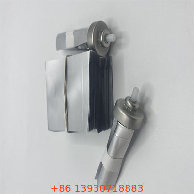 Dispensateurs de lubrifiants à soupape à sac de haute précision pour l'entretien automobile avec une application ciblée et non obstruante.