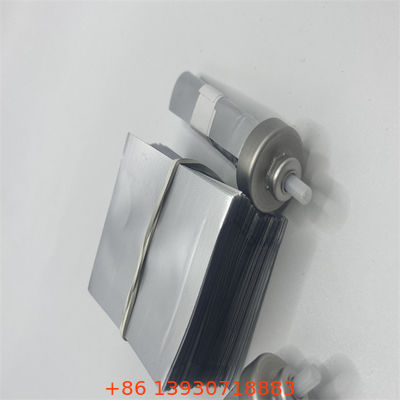 Dispensateurs de lubrifiants à soupape à sac de haute précision pour l'entretien automobile avec une application ciblée et non obstruante.