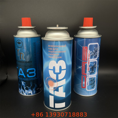 Un réservoir universel de butane pour les poêles de camping et les barbecues.