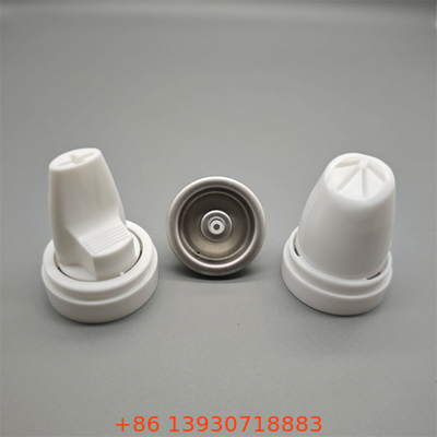 Accessoire aérosol pour stylistes avec buse de précision et design ergonomique