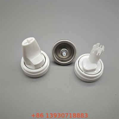 Accessoire aérosol pour stylistes avec buse de précision et design ergonomique