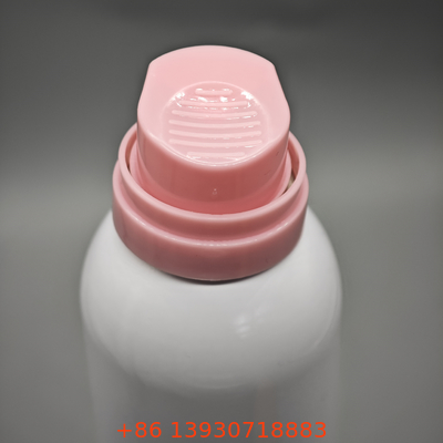 Valve pour mousse à raser à action douce pour kits de rasage de luxe avec contrôle ergonomique de la mousse
