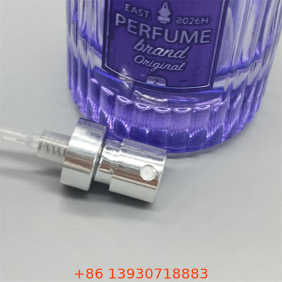 Pompe à parfum pour les marques de parfums de luxe avec une fine brume et une finition métallique élégante