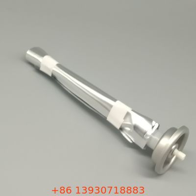 Valve mâle à haut débit avec poche pour une pulvérisation cosmétique uniforme