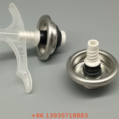 Valve de pulvérisation de mousse en PU efficace et à basse pression pour les kits de mousse à deux composants avec évacuation complète du produit et déchets minimaux.