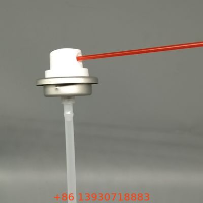 Valve de lubrification WD-40 polyvalente et conviviale pour l'entretien automobile et le bricolage domestique avec fixation de paille ciblée