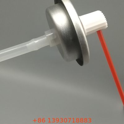 Valve de lubrifiant WD-40 conviviale pour l'entretien domestique et les projets de bricolage avec attachement de paille sécurisé et performances de pulvérisation constantes