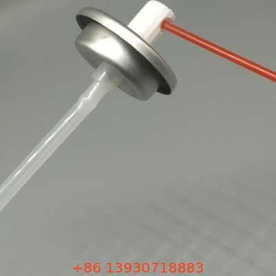 Valve de lubrifiant WD-40 conviviale pour l'entretien domestique et les projets de bricolage avec attachement de paille sécurisé et performances de pulvérisation constantes