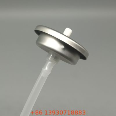 Valve de lubrifiant WD-40 conviviale pour l'entretien domestique et les projets de bricolage avec attachement de paille sécurisé et performances de pulvérisation constantes