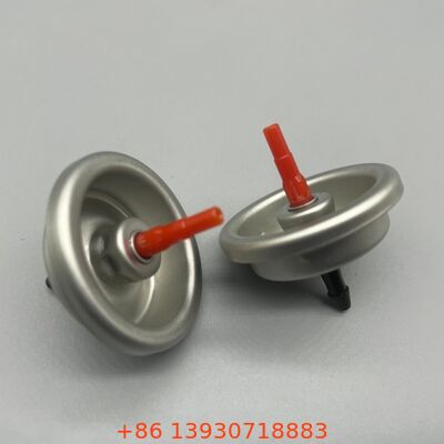 Valve de recharge de gaz pour briquet de précision pour une distribution contrôlée de butane