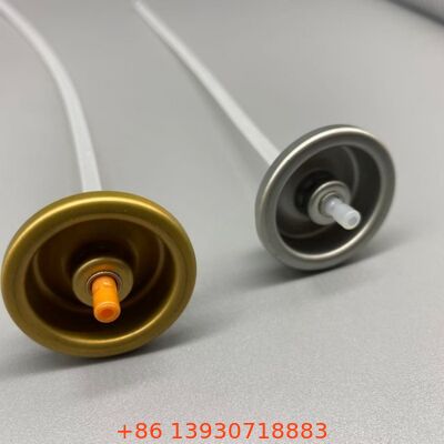 Valve de pulvérisation de corps aérosol résistante aux fuites et aux obstructions avec technologie de distribution à 360° et adaptée universellement aux canettes d'aluminium standard