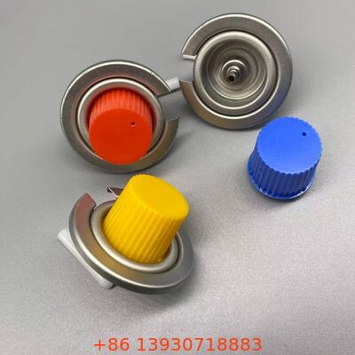 Une soupape extérieure de 1 pouce avec un couvercle rouge