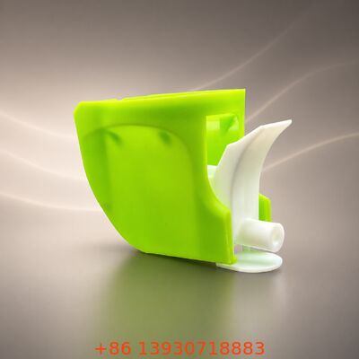 Pistolet à aérosol à longue portée avec tube étendu et conception ergonomique pour hauts plafonds